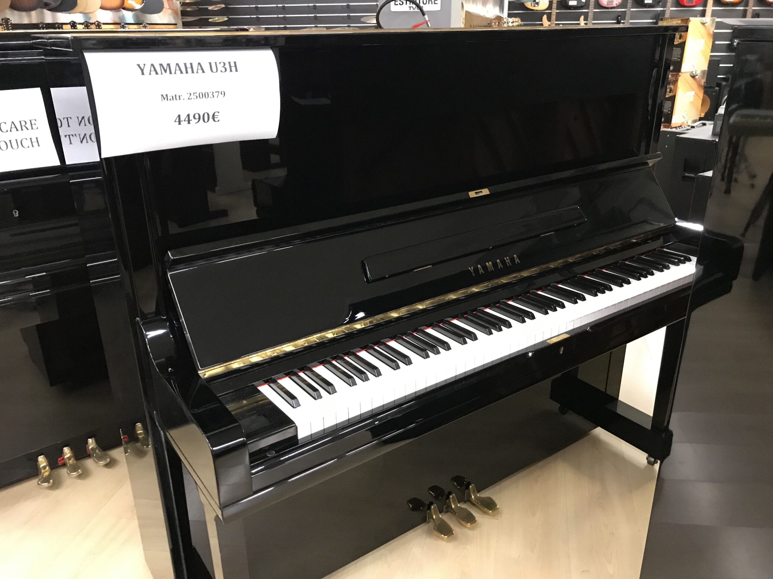 yamaha u3h 379 frontale aperto